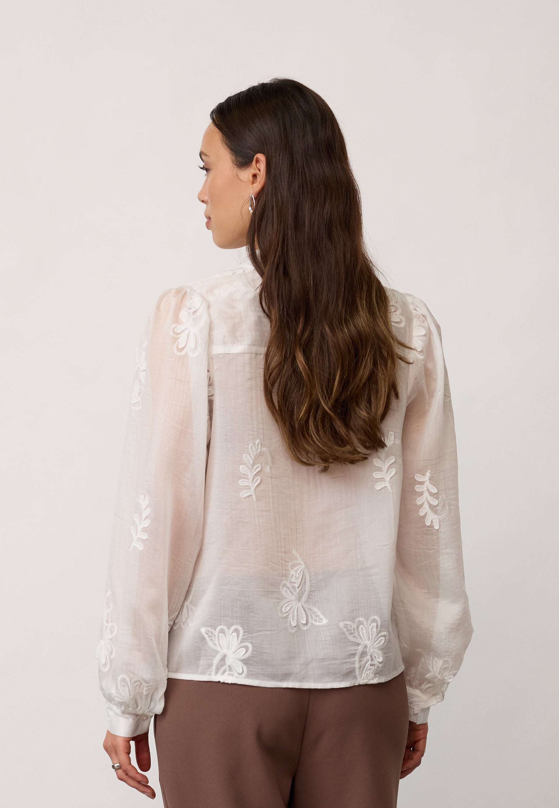 NovinCC Emb LS Shirt - Off white - Co'couture