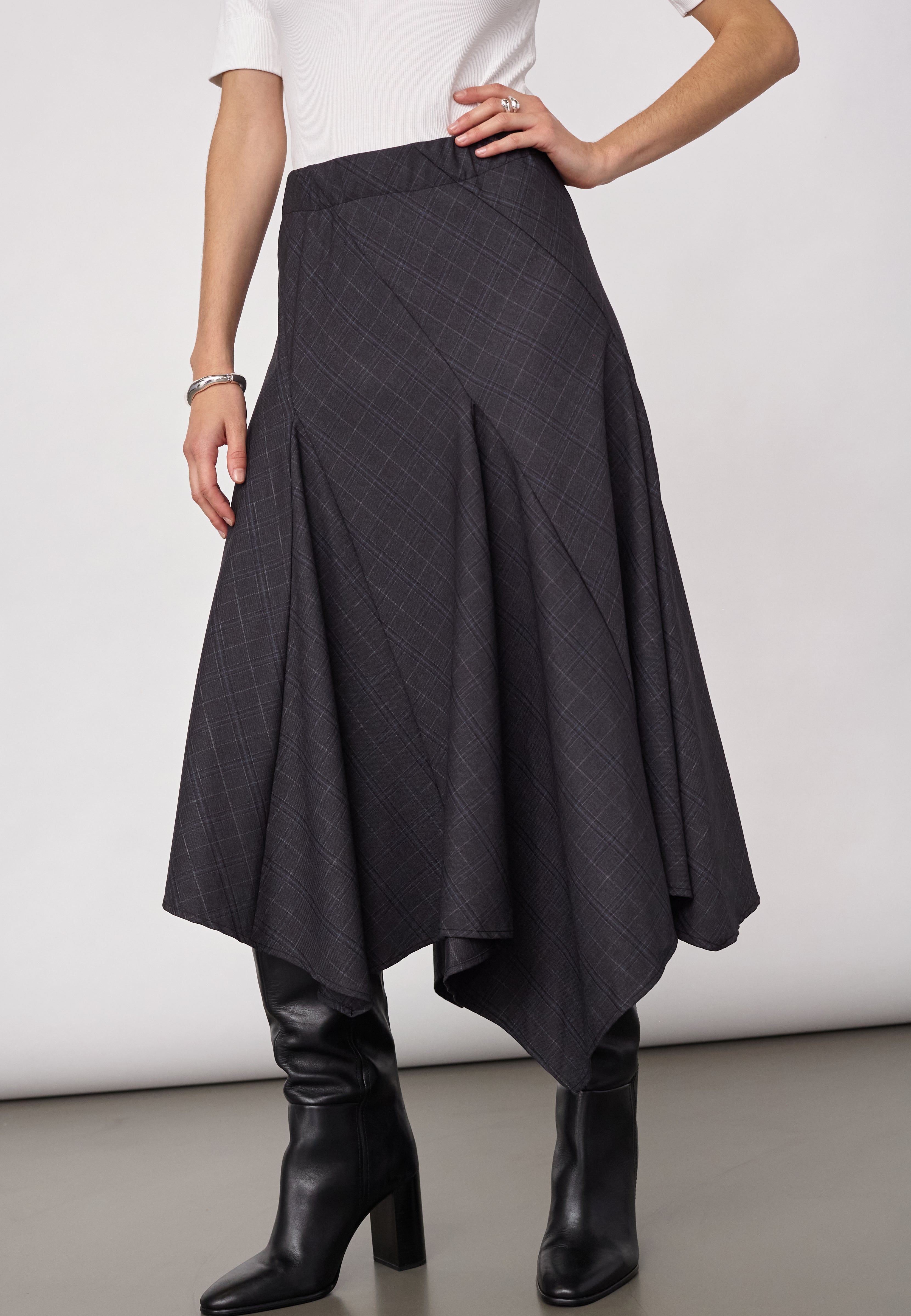 EloraCC Check Asym Skirt - Dark Grey - Co'couture