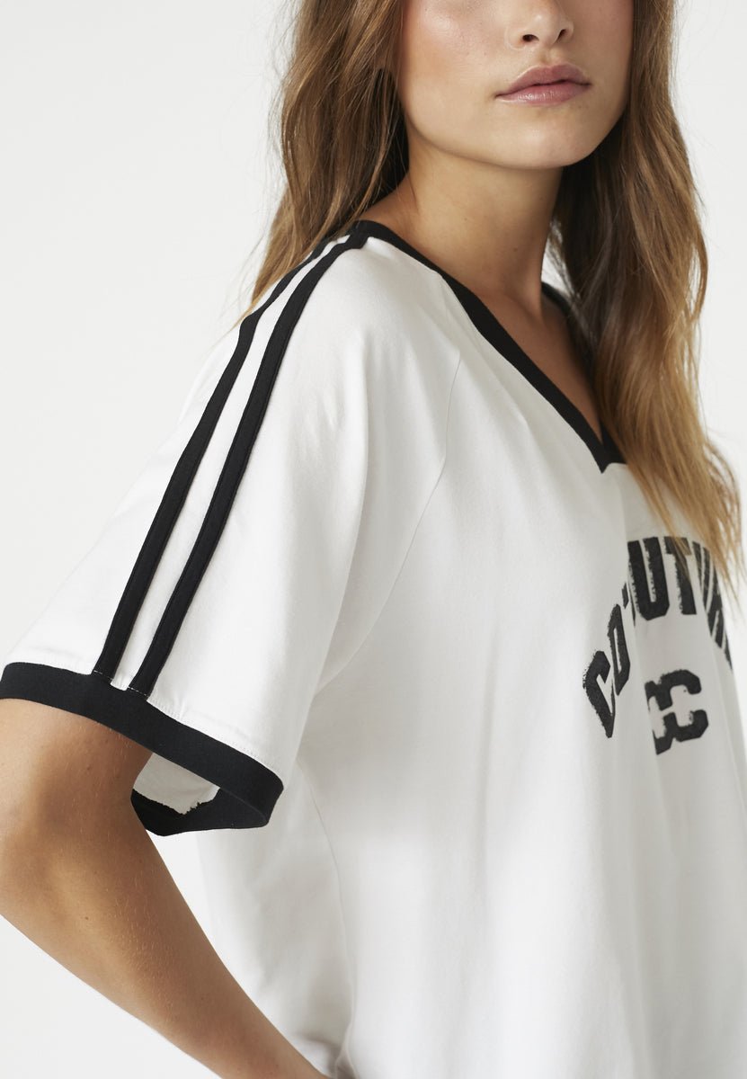 AvanaCC Oversize Sporty V - Tee - White - Co'couture