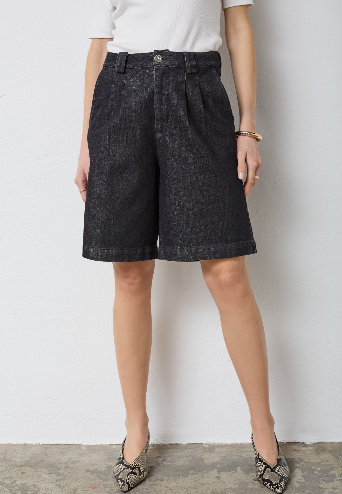 HelimaCC Pleat Shorts - Black - Co'couture