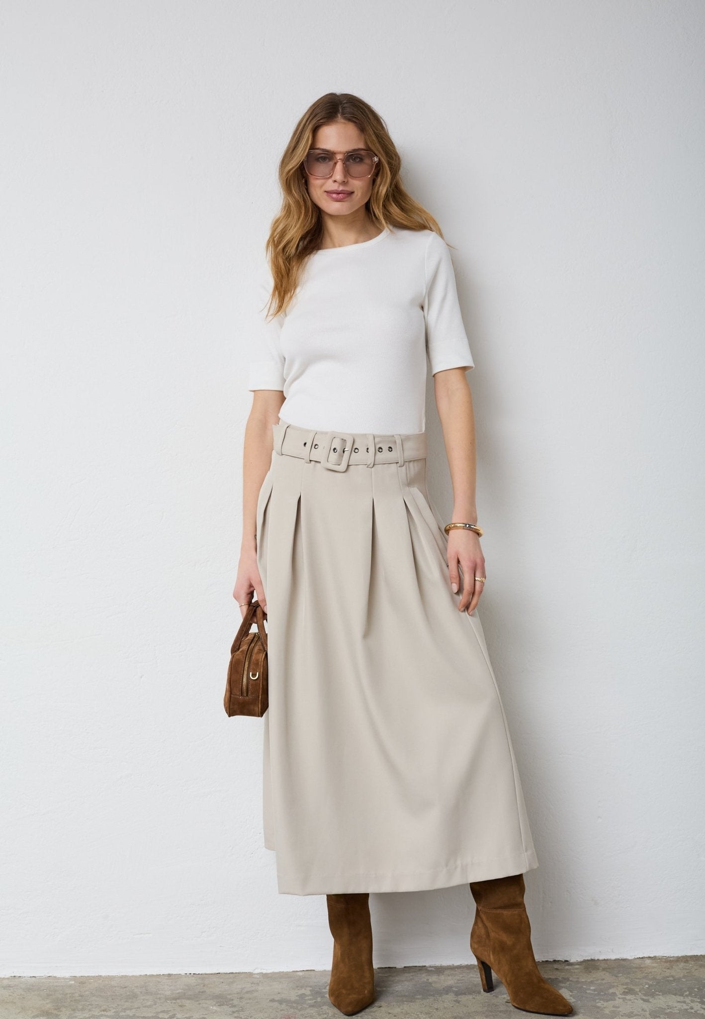 LunaCC Belt Pleat Skirt - Taupe - Co'couture