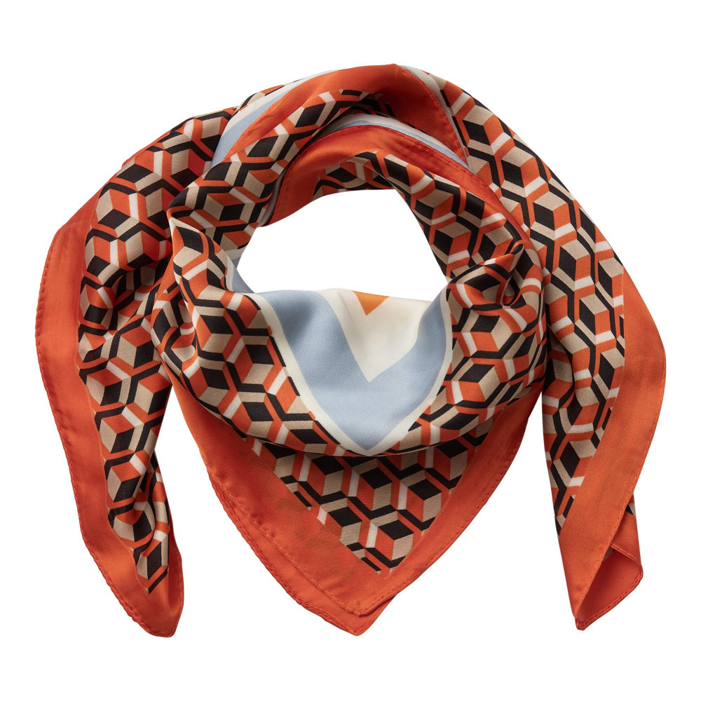 39023-Geocc-Leo-Scarf-53-01