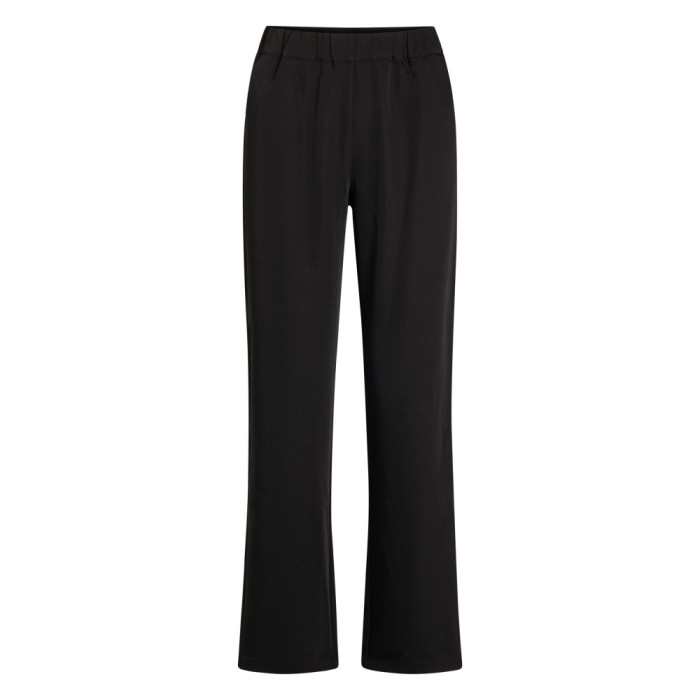 91260-Amira-Pant-96-01